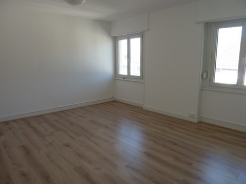 Salon salle à manger rénové du sol au plafond